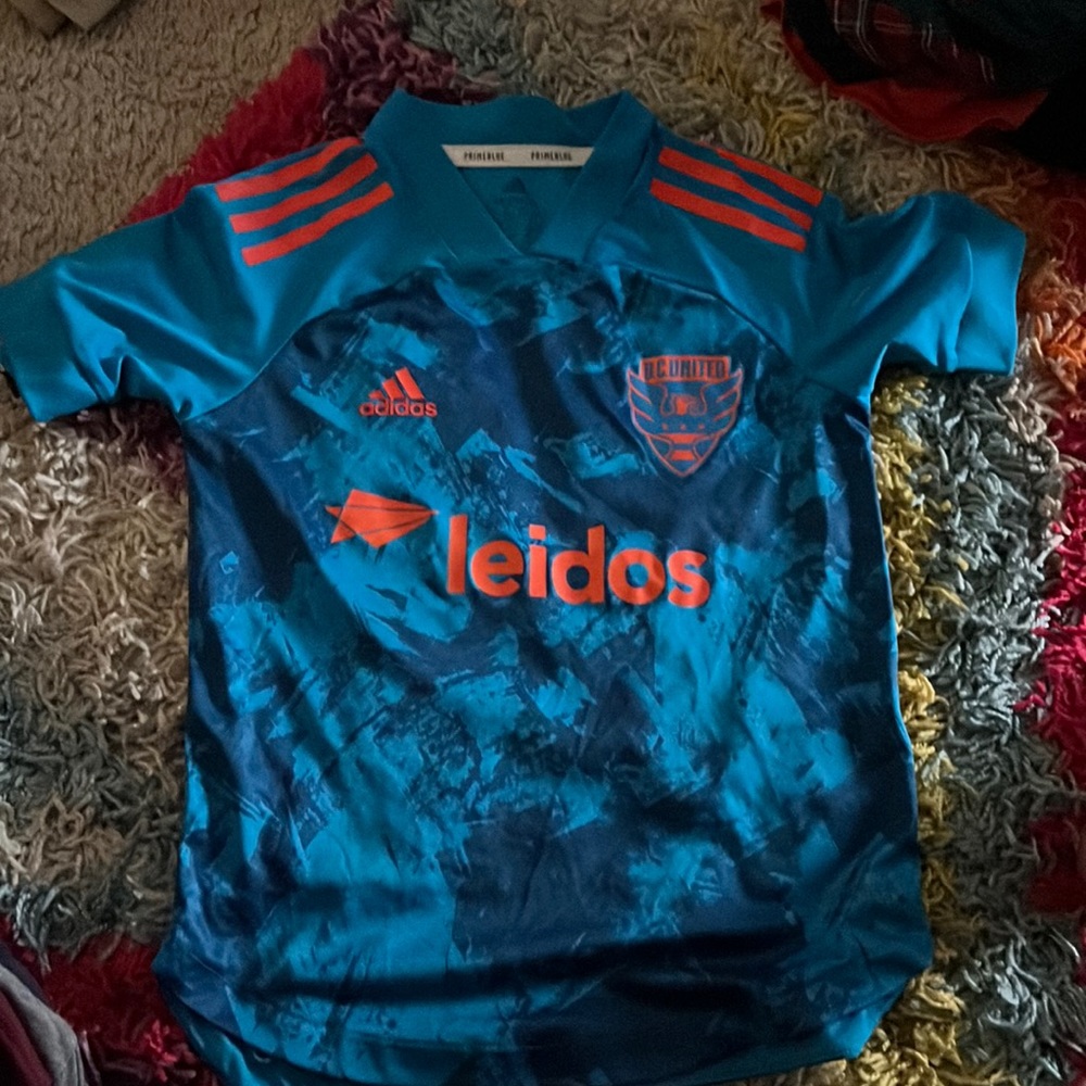 Adidas BOYS Prime Blue size 9/10years old only worn once.